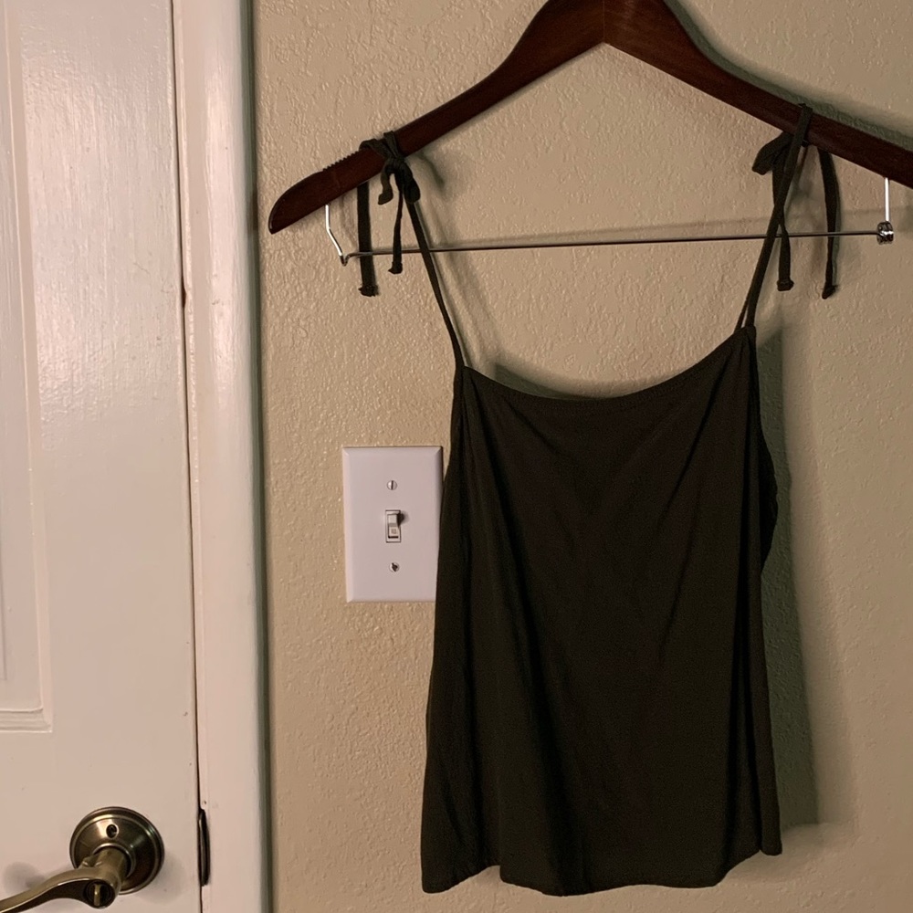 Tank top.